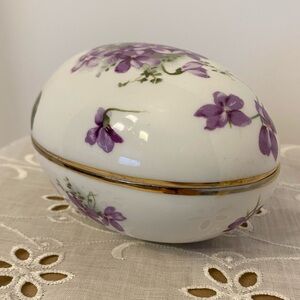 Hammersley Victorian Violets Egg Trinket Box Bone China England’s Countryside